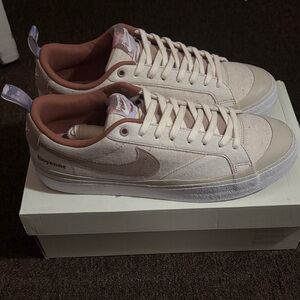 Nike SB x Doyenne Blazer Low QS, Men’s 10.0